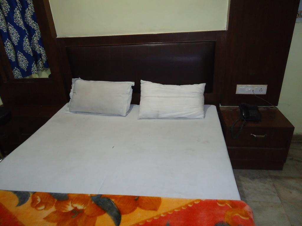 Hotel Sahara International Deluxe Nové Dillí Pokoj fotografie